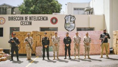El Cuerpo Especializado de Seguridad Fronteriza Terrestre (CESFRONT) entregó al Cuerpo Especializado de Control de Combustibles y Comercio de Mercancías (CECCOM) la cantidad de 1,696,760 unidades de cigarrillos de diferentes marcas y otras mercancías que se intentaron introducir al país de manera irregular desde Haití.