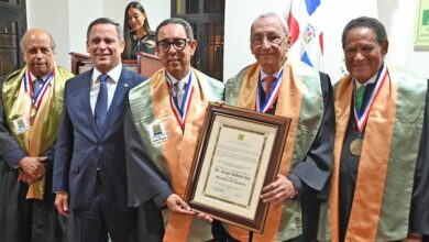 Academia de Ciencias inviste al doctor Jorge Subero Isa