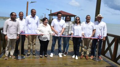 David Collado entrega reconstruido muelle turístico de Miches