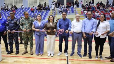 Ministro de Deportes entrega polideportivo de Mao con inversión de 36 millones