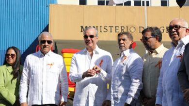 Abinader entrega maquinarias para reducir mano de obra extranjera e impulsar mecanización del campo