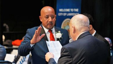 Brian DePeña se juramenta como alcalde de Lawrence por segunda ocasión