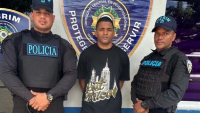 Policía recibe entrega voluntaria de hombre vinculado a hecho delictivo ocurrido en el municipio Quisqueya