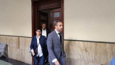 Antonio Espaillat y Maribel Espaillat llegan a la sala de audiencias para conocer solicitud de contra peritaje
