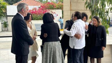 Abinader acude a velatorio de Alburquerque; reconoce su rol como asesor del Estado