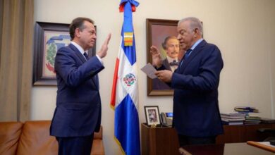 Ministro Andrés Bautista juramenta a Víctor Bisonó al frente del Ministerio de Vivienda