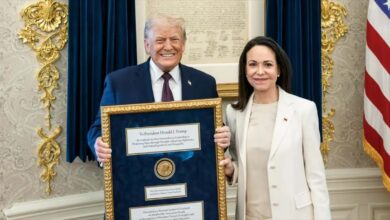 María Corina Machado entregó a Trump la medalla del Nobel enmarcada como "gratitud"