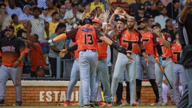 Toros blanquean a las Águilas y quedan solos en segundo lugar