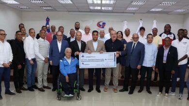 Ministro de Deportes entrega 250 millones más para preparar atletas de Juegos Centroamericanos y del Caribe