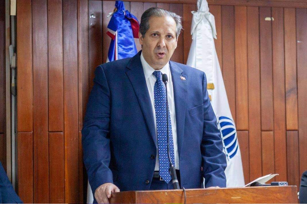 Ministro de Salud Pública da seguimiento al auge de los therians y espera que “sea una moda pasajera”