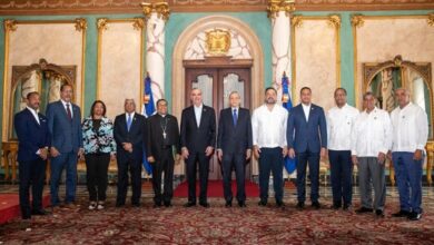 Presidente Abinader juramenta a los miembros que integran el Comité Gestor del Jardín Botánico de San Juan de la Maguana
