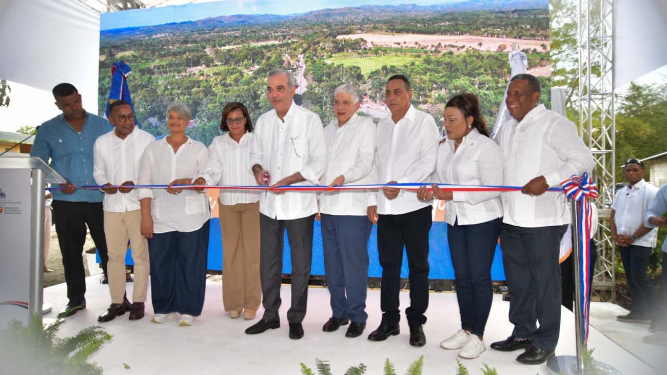 Abinader entrega la carretera Bayaguana–El Puerto, eje clave de integración regional