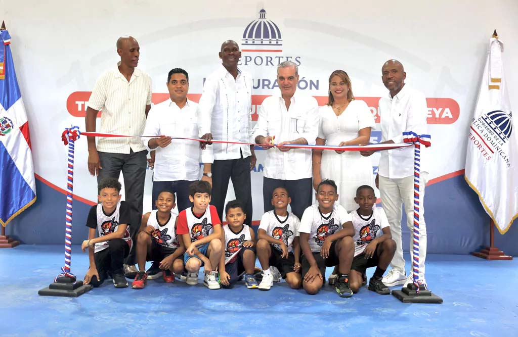 Presidente Abinader cumple promesa con Al Horford y Quisqueya al entregar techado La Tribu