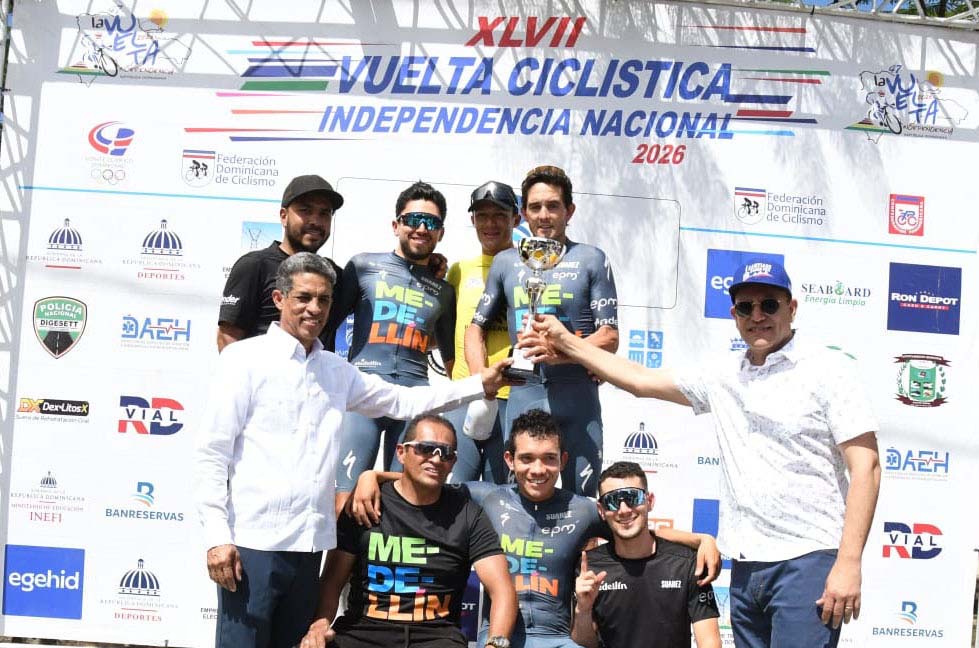 Wilmar Paredes y Team Medellín campeones Vuelta Ciclística