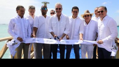 Abinader deja iniciados los trabajos del club de playa e inaugura muelle turístico del Atelón en isla Catalina