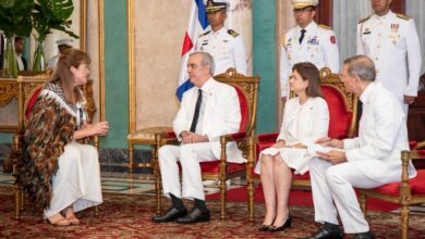 Abinader recibe cartas credenciales de seis nuevos embajadores