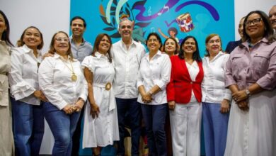 Abinader recorre Feria Regional del Libro Santiago 2026 y dispone su celebración anual en el Cibao