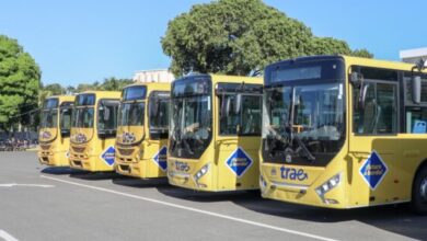 Gobierno y colegios privados coordinan plan de transporte escolar para reducir taponamientos