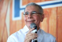 Danilo Medina vaticina derrota del PRM en 2028: “No ganan ni con el Papa”
