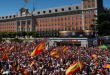 España: decenas de miles piden renuncia de Pedro Sánchez