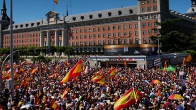 España: decenas de miles piden renuncia de Pedro Sánchez