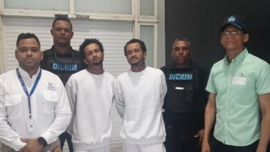 Apresan a dos hombres deportados de Puerto Rico, acusados de asalto a joyería