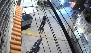 Enfrentamiento a tiros deja un sargento de la policía muertos y dos presuntos delincuentes