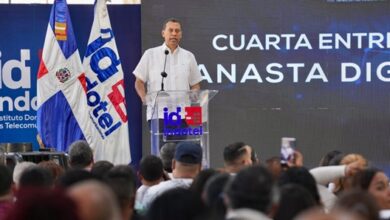 Indotel entrega equipos con internet gratis por dos años en Santiago