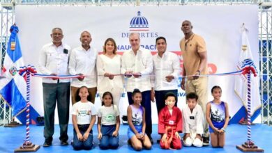 Gobierno entrega cinco pabellones deportivos en La Romana