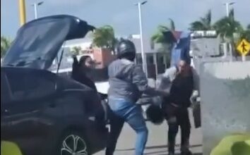Captado en video: Motorista agrede a una mujer tras altercado en la autopista de San Isidro